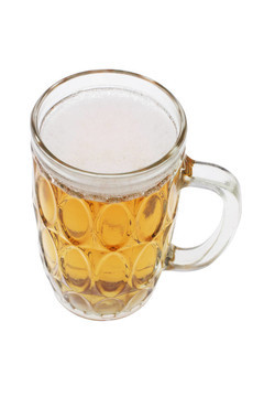 揭开啤酒泡沫的奥秘 风味与酒精的隐形守护者