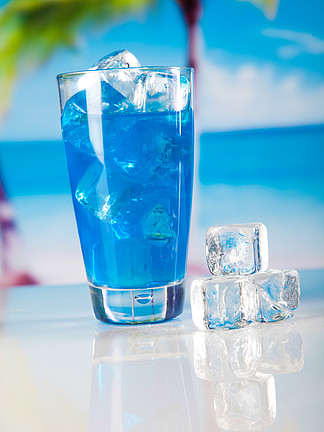 果香四溢的微醺世界 探索含水果的酒精饮料